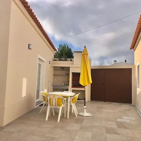 Semesterbostad Zeca Holidays-atalaia Water Fall Lourinhã