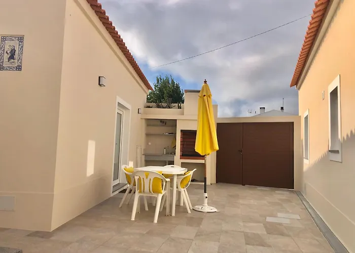 Dom wakacyjny Zeca Holidays-atalaia Water Fall Lourinhã